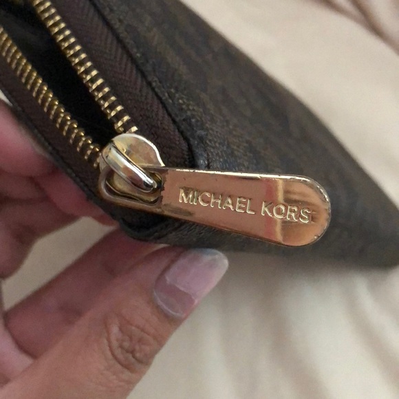 Michael Kors Zippy Wallet - Picture 7 of 7